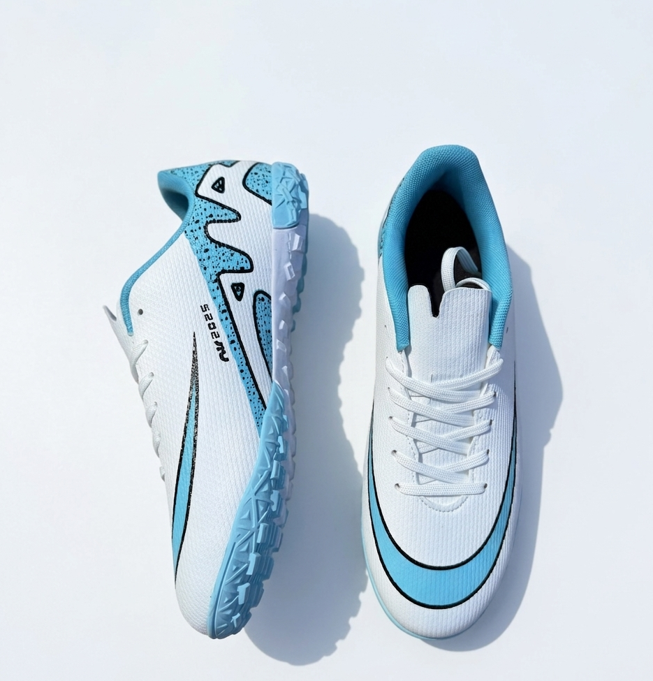 Men's Futsal & Indoor Soccer Shoes - White